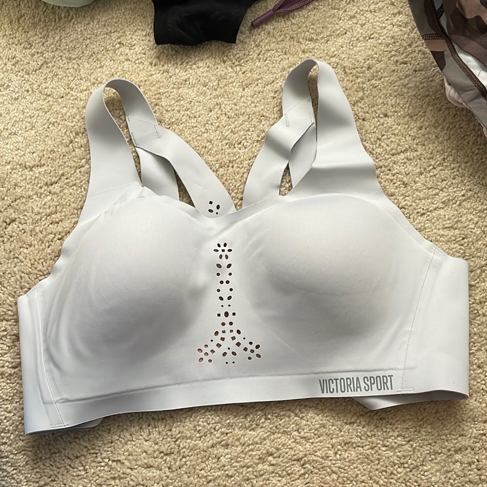 EUC VS sports bra